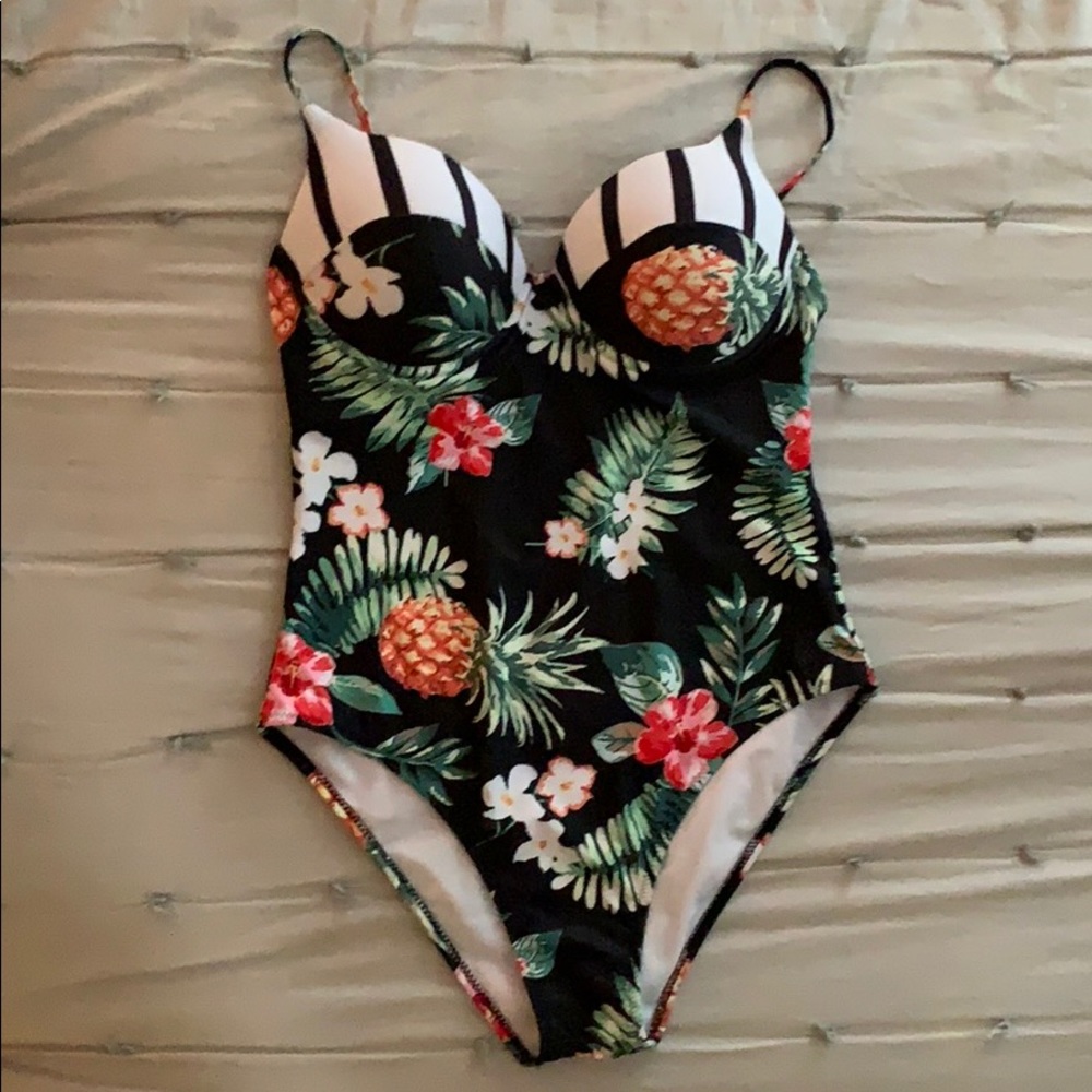 NWOT Floral printed one piece bathing suit!